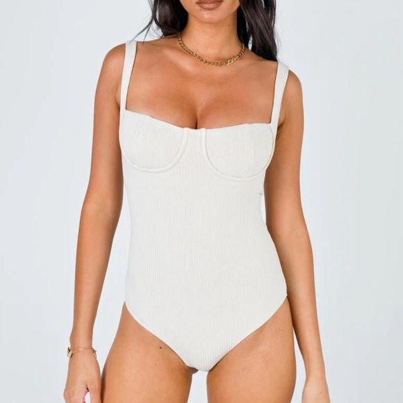 Princess Polly kloye bodysuit - Picture 2 of 4